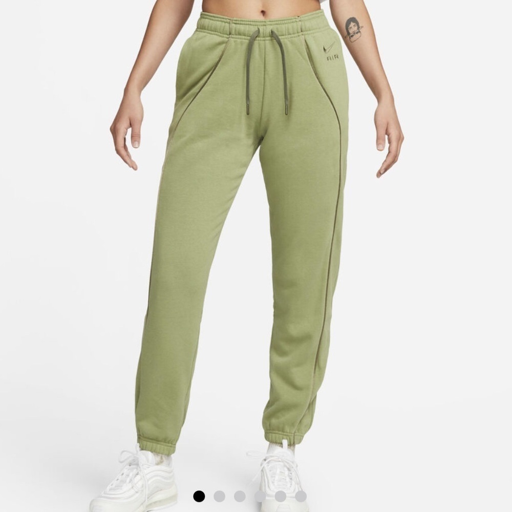 Nike Air Women's Mid-Rise Fleece Joggers size M green preloved no flaws.
